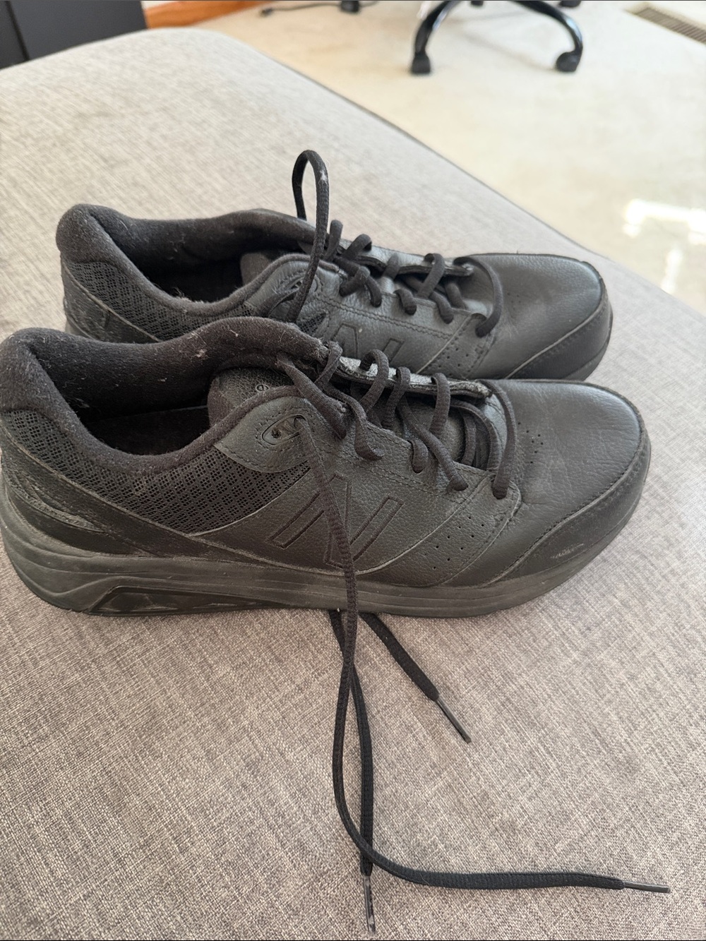 New Balance Men's All-Black Athletic Walking Sneakers